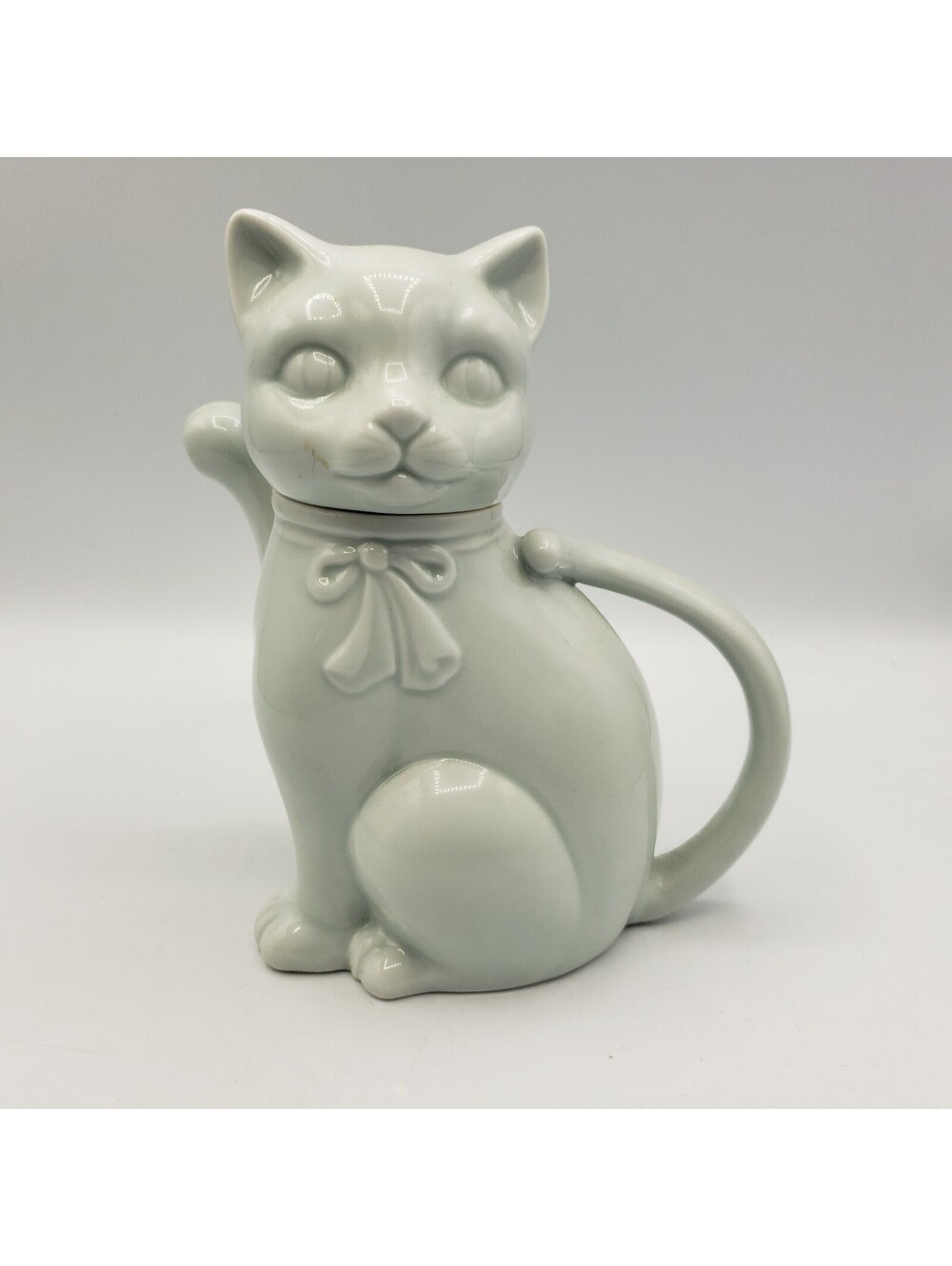 Takahashi Kitty Cat Porcelain Teapot Light Celadon Green Kitten